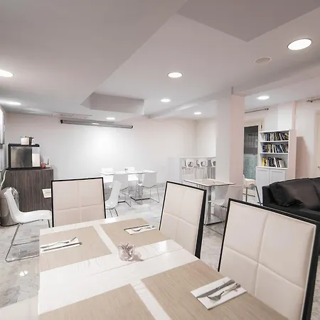 Hotel Petit Palace Santa Cruz 4*