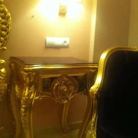 Adriano Boutique 3*