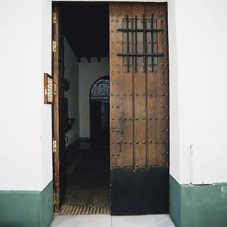 Casa De Las Golondrinas * Seville