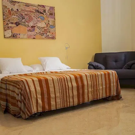 Rey De Sevilla Flats - Macarena