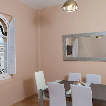 Reservaloen Puerta De La Maestranza Apartment