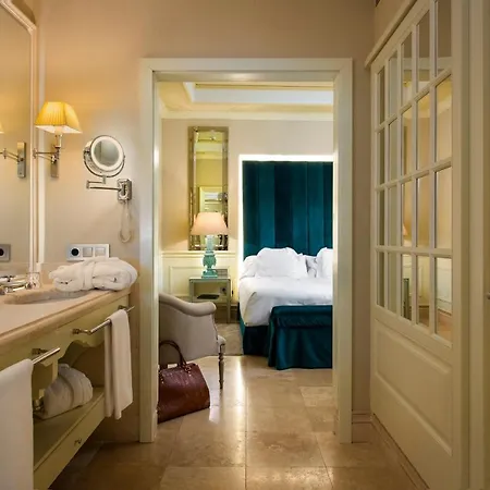 Casa Del Poeta 4*