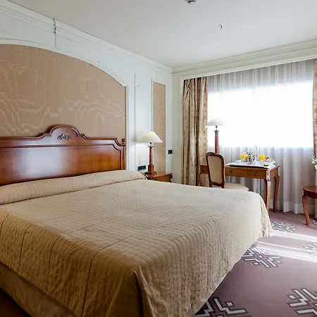Hotel Center 4*