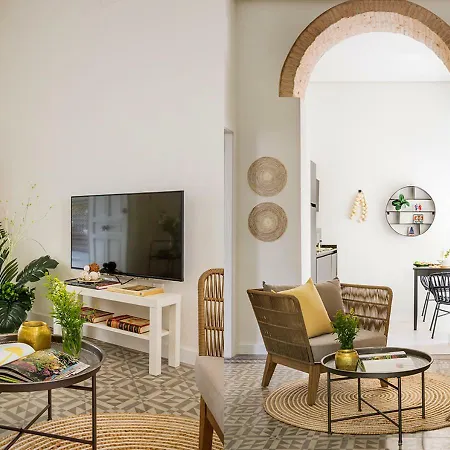 Santa Paula Pool & Luxury Apartment