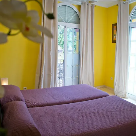 Guest house La Muralla Seville