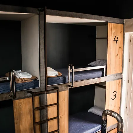 Hostel Black Swan Sevilla