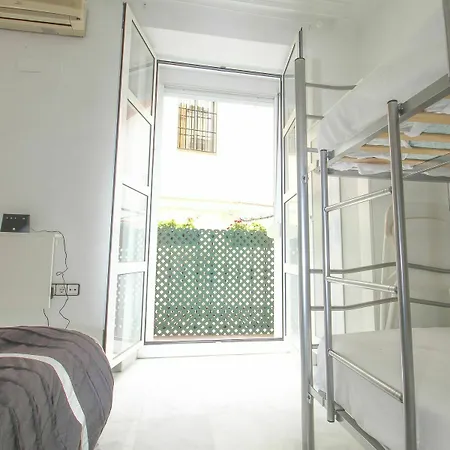 Deluxe Arco Del Postigo Apartment *