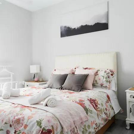 Apartment Spectacularly Updated *
