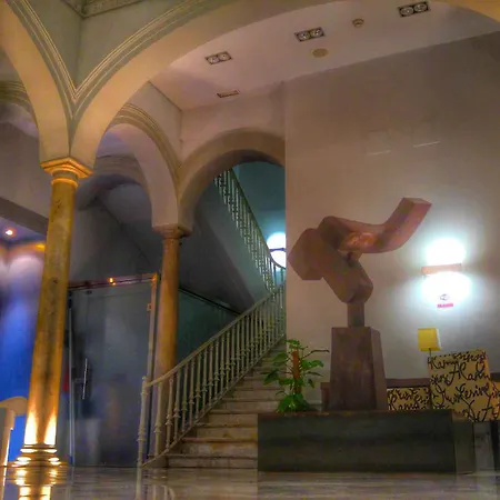 Petit Palace Santa Cruz Hotel 4*