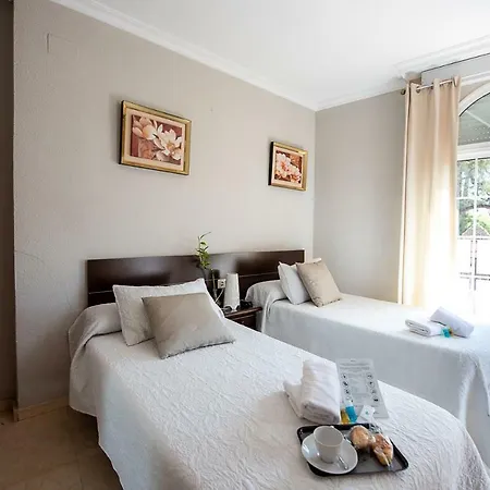 La Muralla Guest house Seville