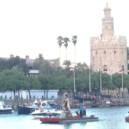 Betis A La Orilla Del Guadalquivir & Vistas A La Giralda Apartamento