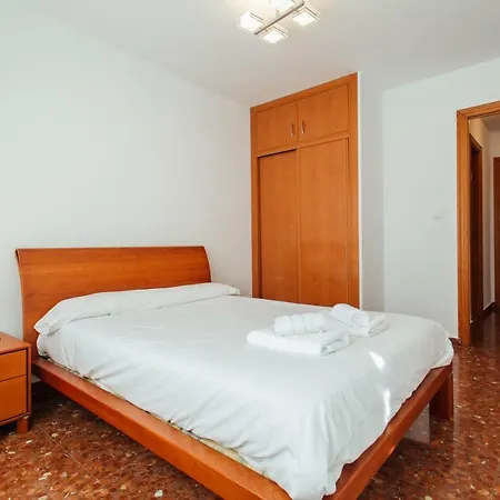 Apartment Comfortable- 2bd 1bth- Triana