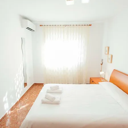 Apartment Comfortable- 2bd 1bth- Triana *