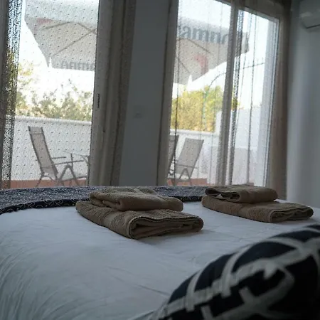 Atico Con Terraza En Alameda De Hercules