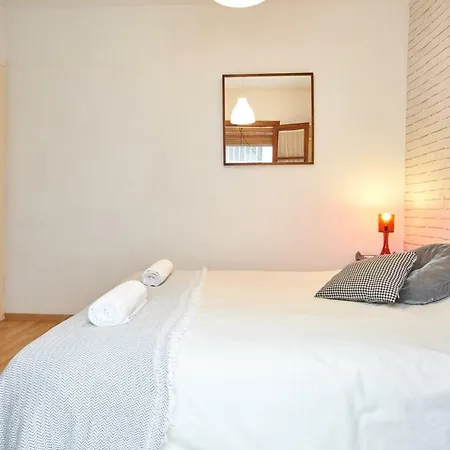 Apartamento 11 Calle Lagar Sevilla