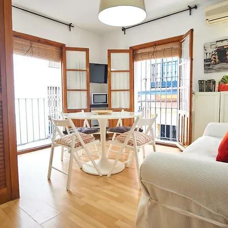 11 Calle Lagar * Sevilla