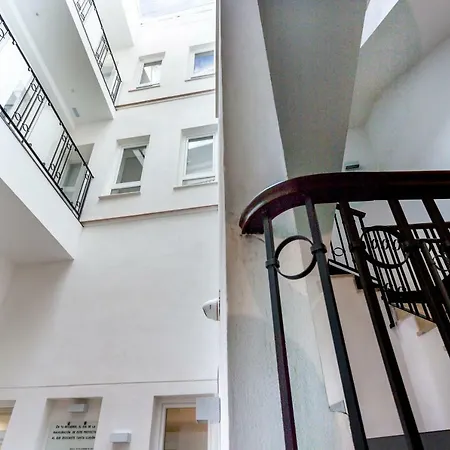 Lanza Apartment *