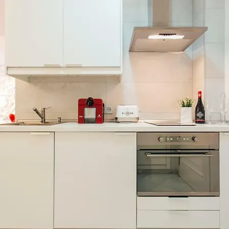 Minimalism And Modern- 2bd 1bth- Setas Siviglia