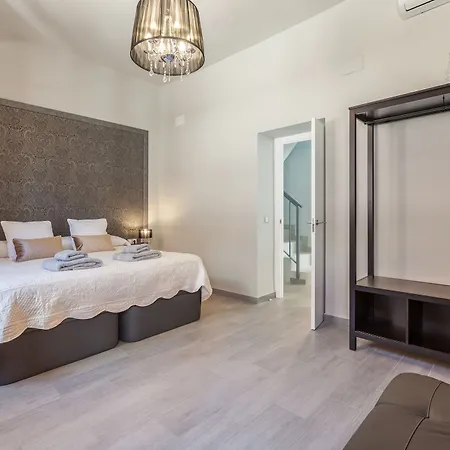 Apartment - Torre Del Oro B