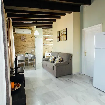 Penthouse Macasta 2bd Apartment