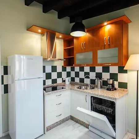 Penthouse Macasta 2bd Apartment