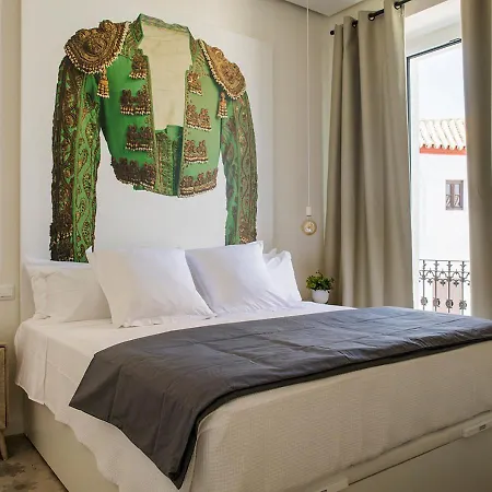 Santa Paula Pool & Luxury Apartment