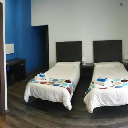 Residencia Viriato Hostel *