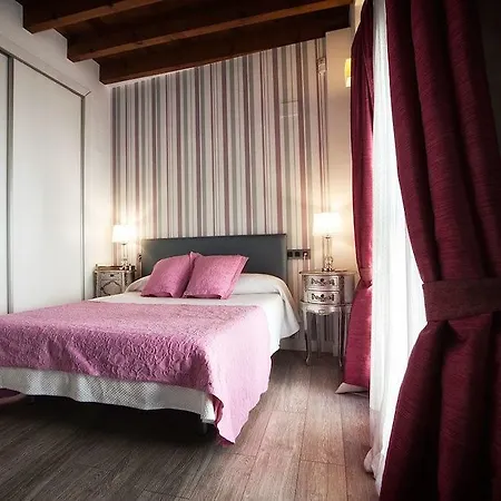 Singular Siete Revueltas Apartment Seville
