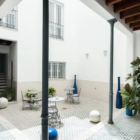 Singular Siete Revueltas Seville